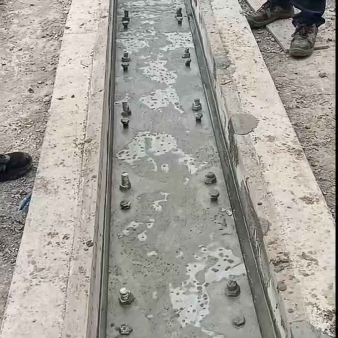 广东港口码头起重机龙门吊重型机械设备稳固用早强快凝轨道胶泥